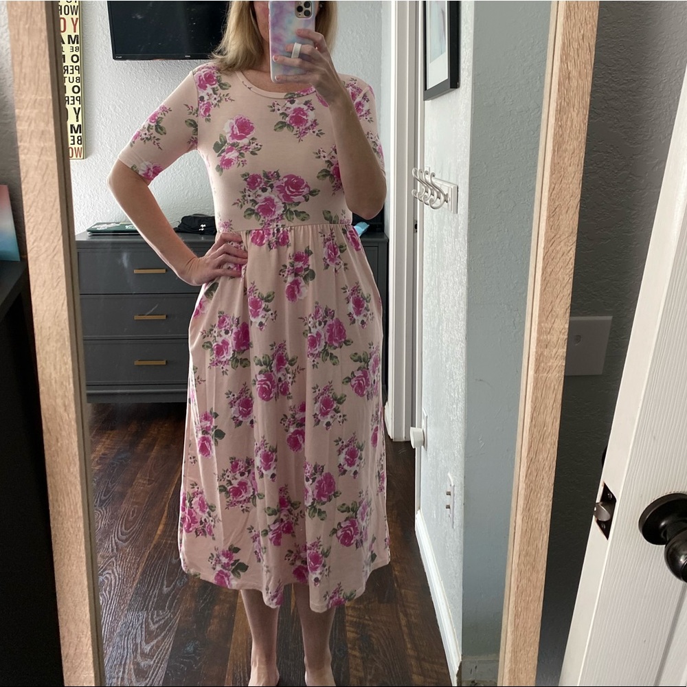 Floral dress with pockets